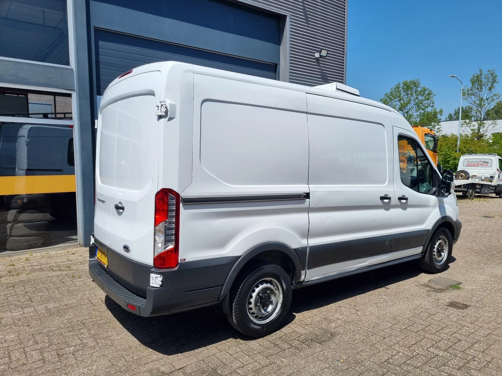 Ford Transit 2.2 TDCI 125PK L2H2 Koelwagen Carrier Viento300, Voorwielaandrijving, Euro 5, 4 cilinders, Wit