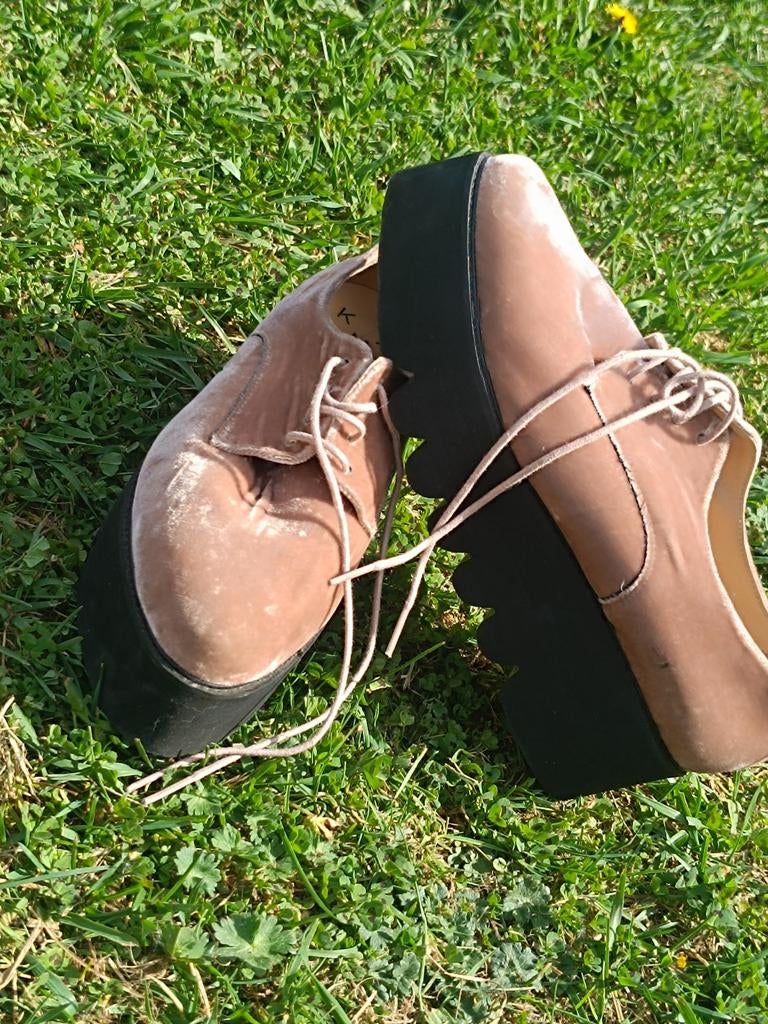 Mooie schoenen met plateau zool, Ophalen, Lage of Enkellaarzen, Zo goed als nieuw, Roze