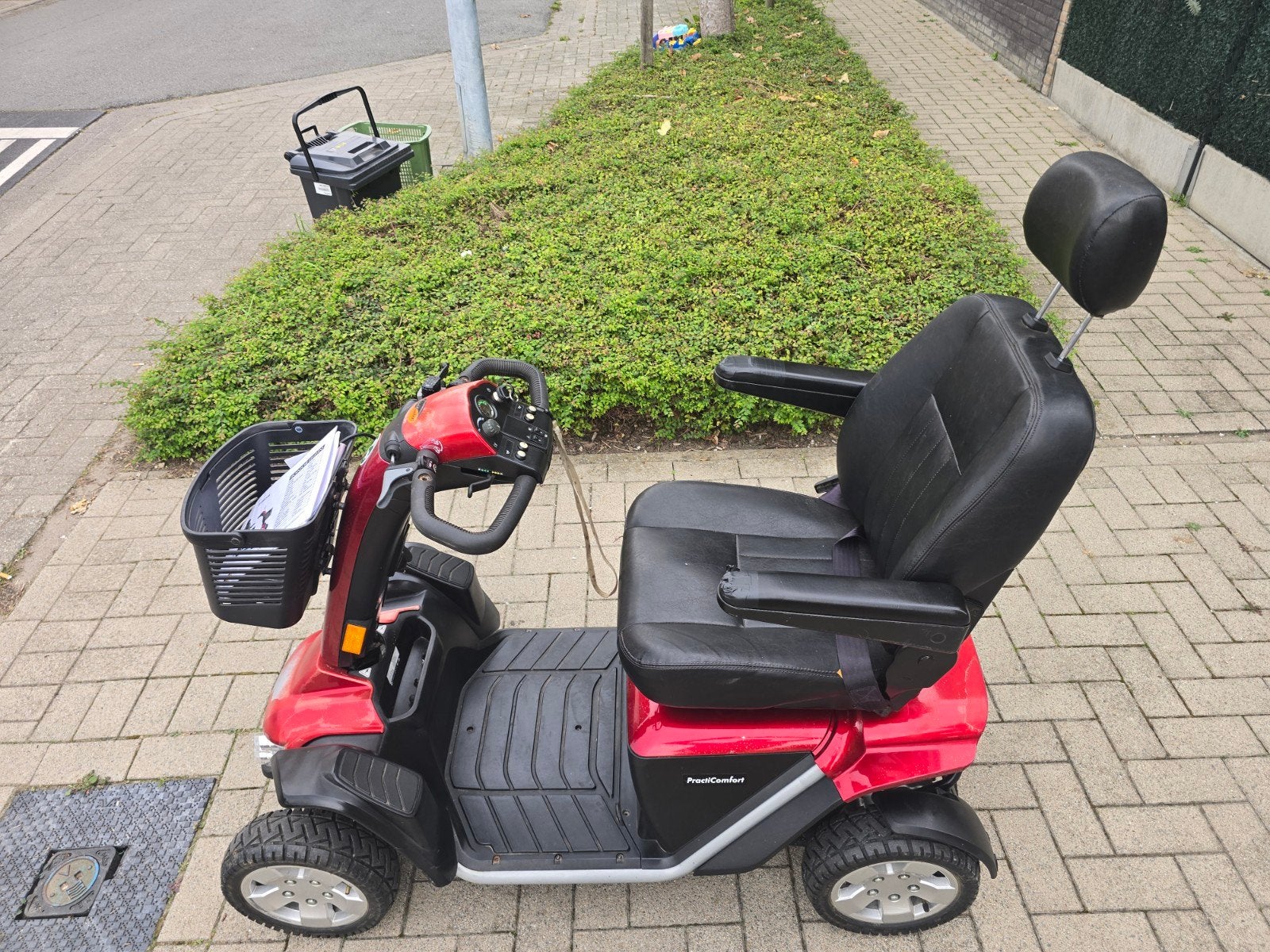 Scootmobiel 4 wiel   16 per uur  rood kleur, Diversen, Ophalen