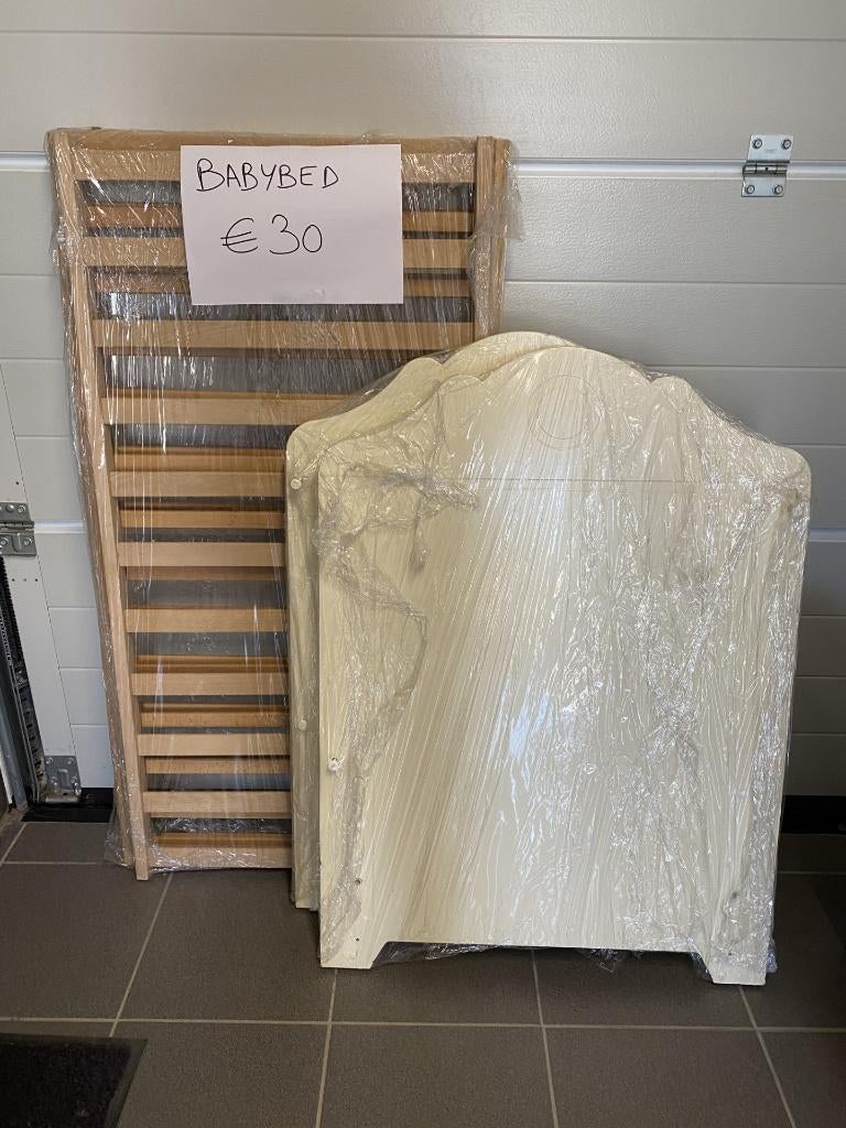 Babybed met gratis matras, Ophalen, Gebruikt, Ledikant