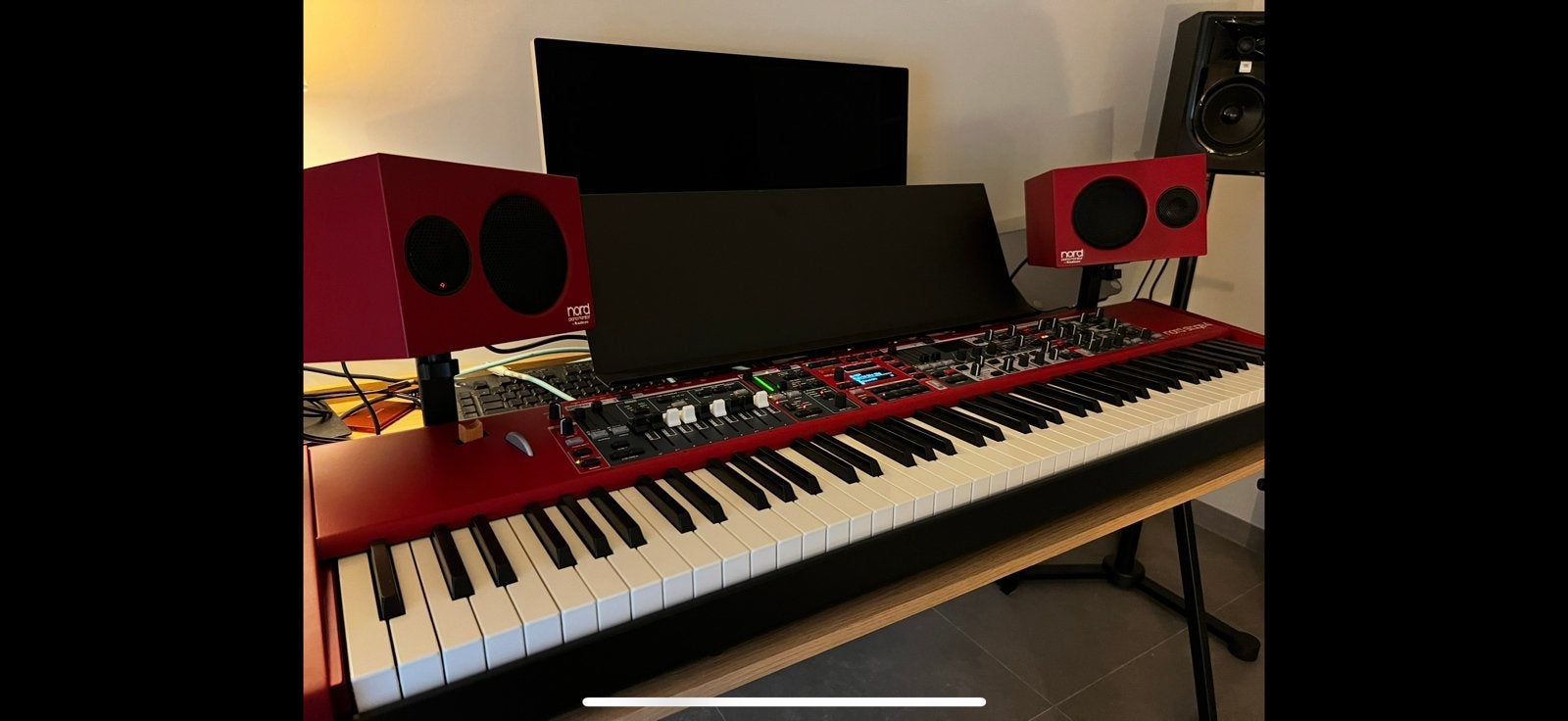 Nord stage 4 88 keys + monitor, Muziek en Instrumenten, Keyboards, Ophalen of Verzenden, Zo goed als nieuw, 88 toetsen
