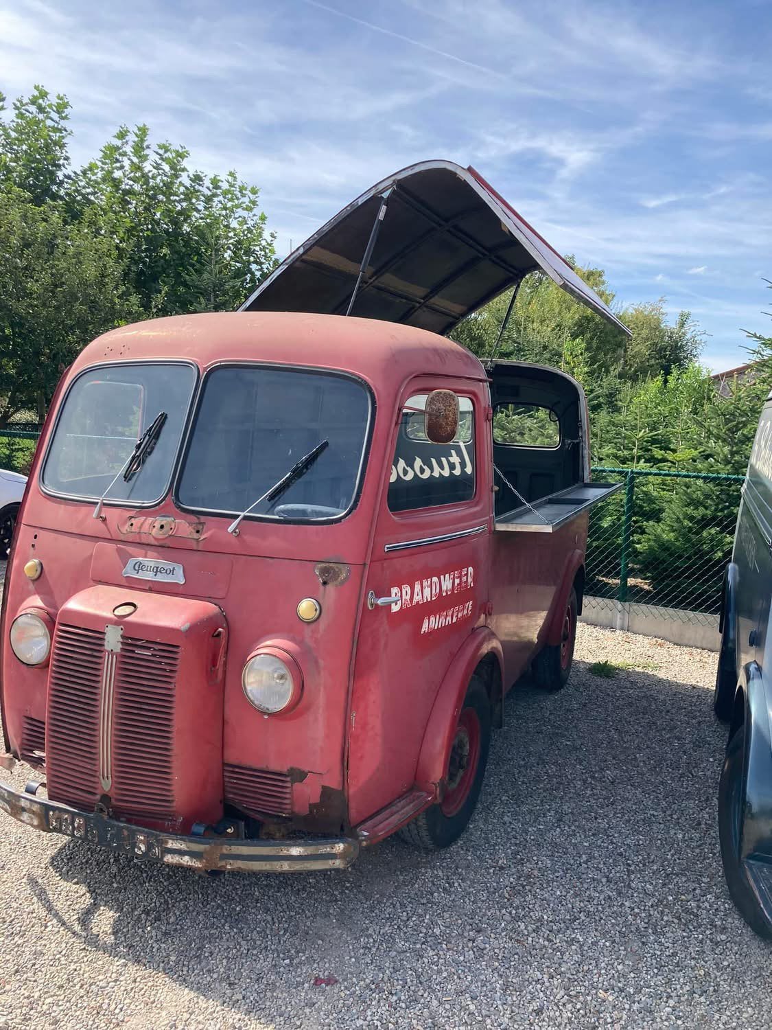 Food truck (bar sur roues), Achat, 2 places, Boîte manuelle, Autre carrosserie