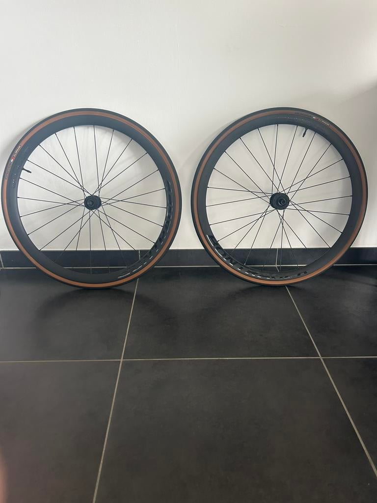 Carbon wielset bontrager aeolus elite 35 shimano body, Fietsen en Brommers, Fietsonderdelen, Zo goed als nieuw, Wiel, Carbon, Gravelbike