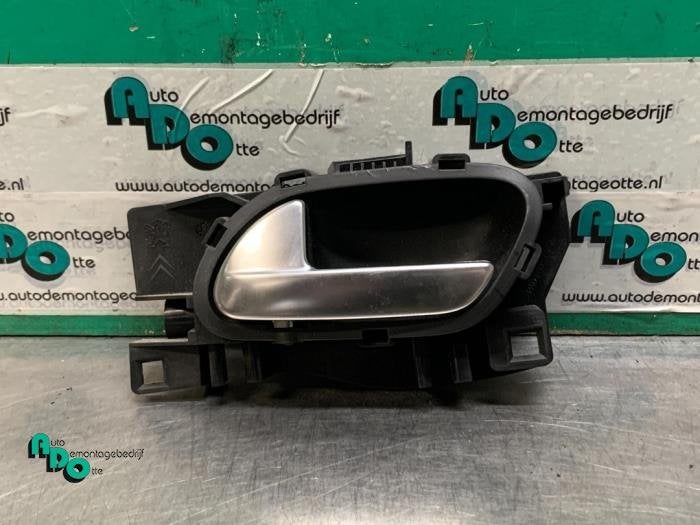 Poignée portière 4portes avant gauche d'un Peugeot 208 (20, -, 3 mois de garantie, Utilisé, -