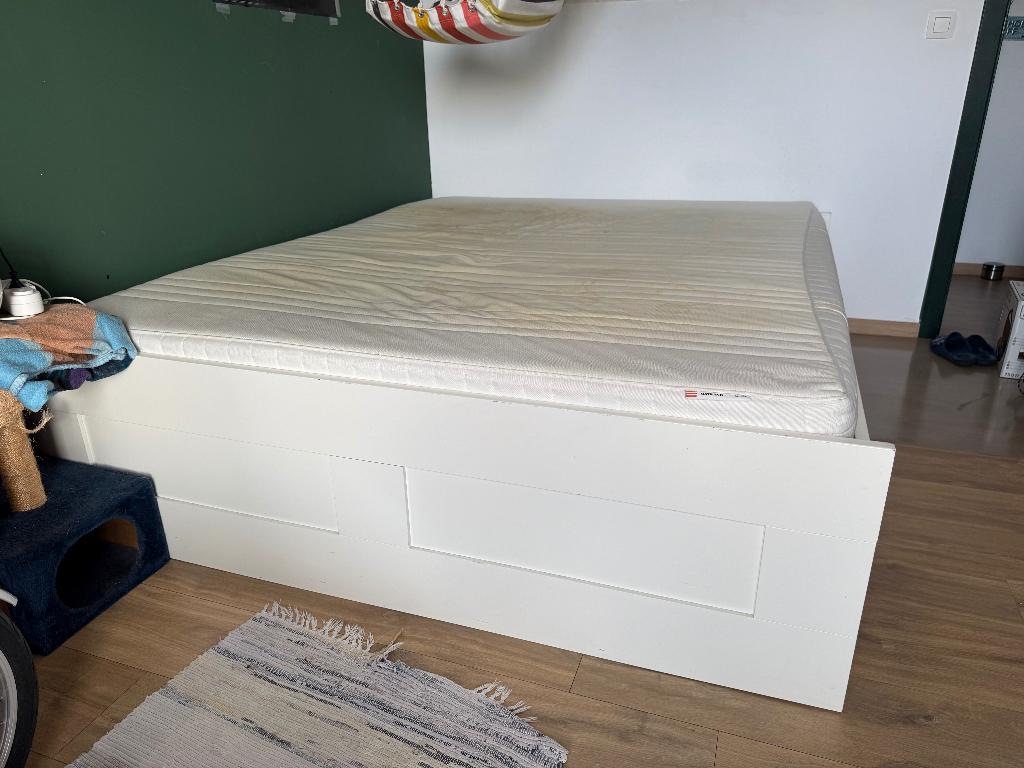 Ikea bed Brimnes met matras, Huis en Inrichting, Slaapkamer | Bedden, Ophalen, Gebruikt, Wit, Tweepersoons