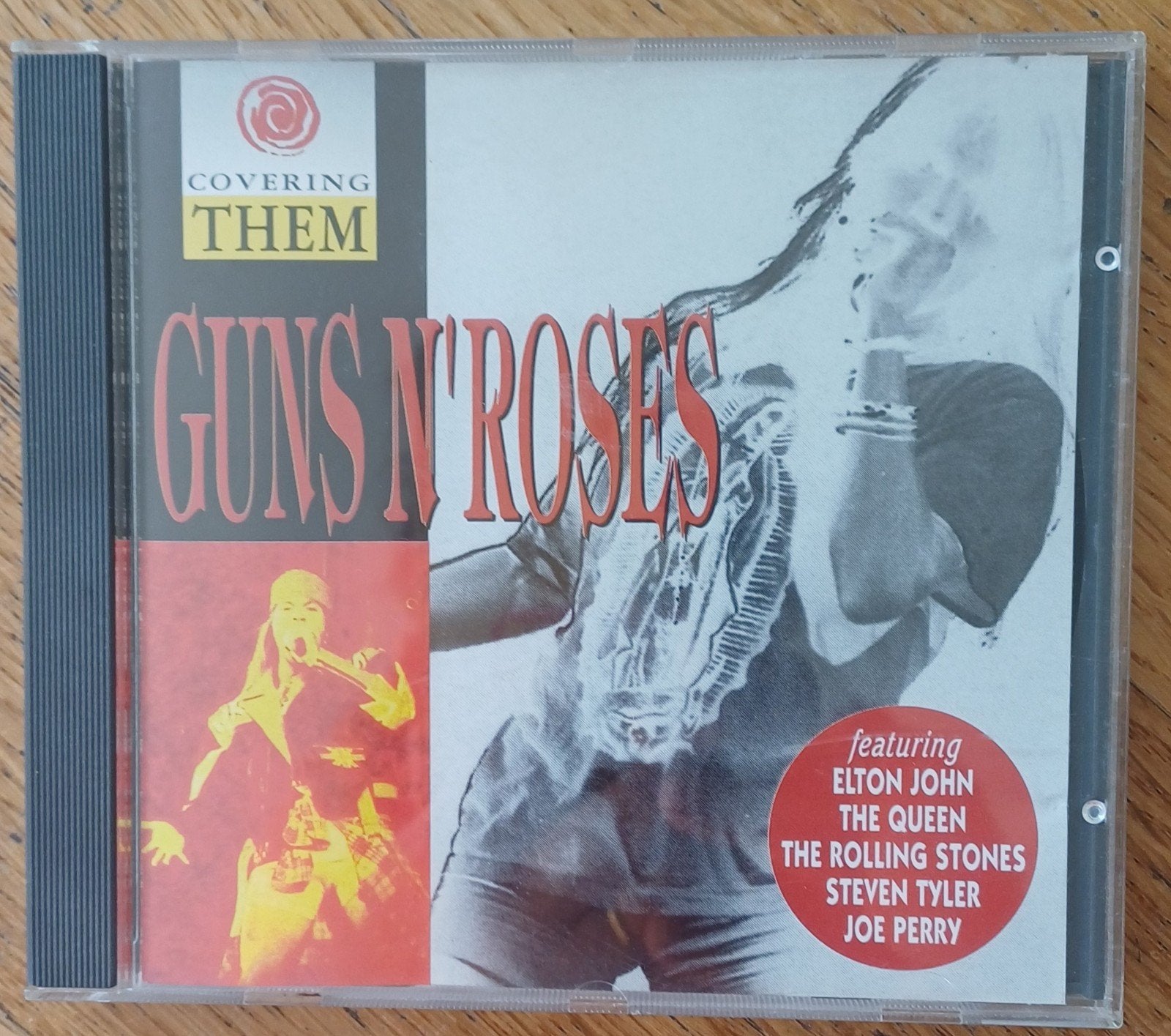 CD Guns N Roses live   Covering them., Enlèvement ou Envoi, Album live, Comme neuf, Hard rock