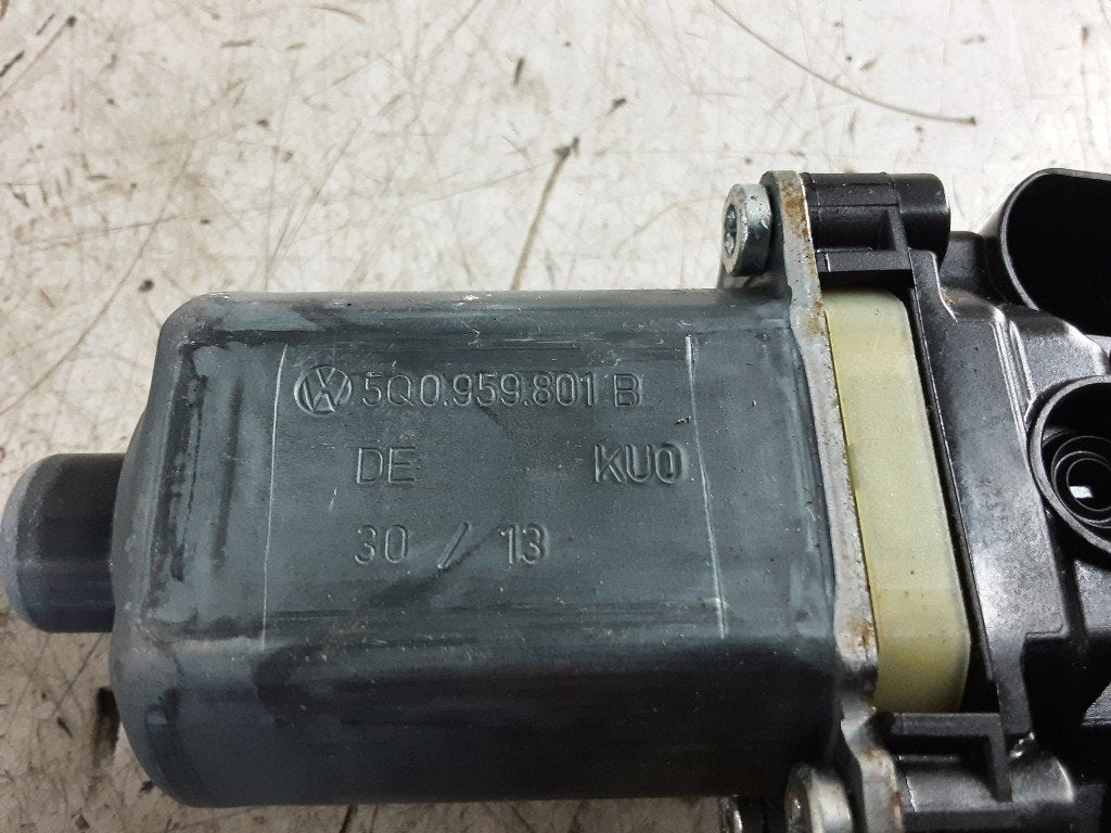 MOTEUR LEVE VITRE ELECTRIQUE AVANT GAUCHE Golf VII (AUA), Autos : Pièces & Accessoires, Volkswagen, Volkswagen AG, Utilisé, Kundenbetreuung@volkswagen.de