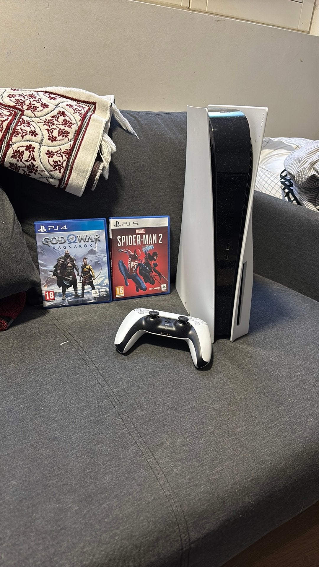 PlayStation 5 Disc Edition + Controller + 2 video games, Games en Spelcomputers, Ophalen, Zo goed als nieuw, Playstation 5