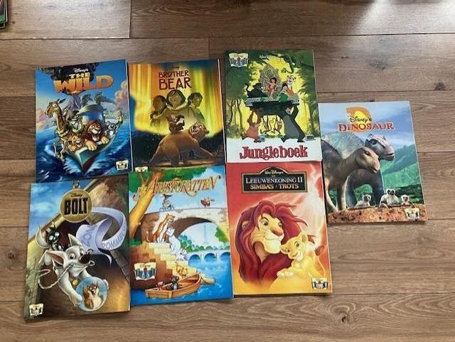 Disney strip lion king jungle book brother bear aristokatten, Boeken, Meerdere stripboeken, Ophalen of Verzenden, Zo goed als nieuw