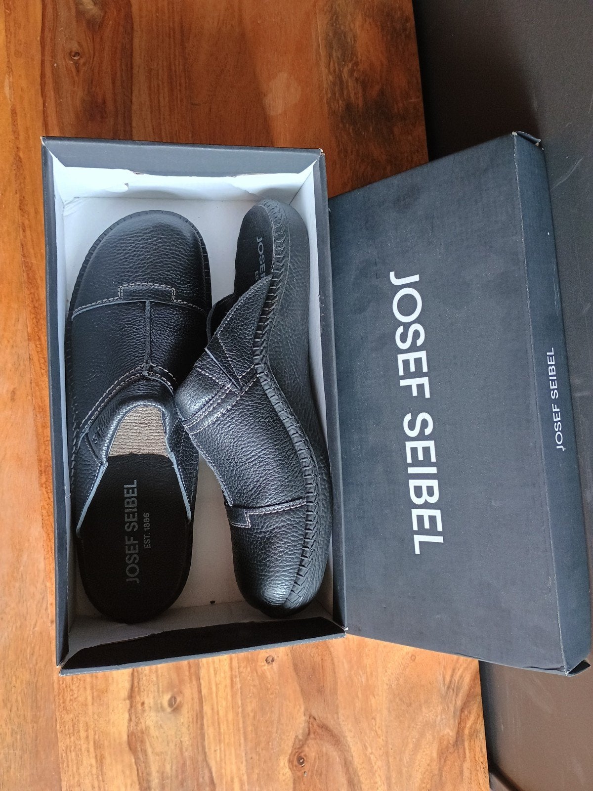 nieuwe lederen pantoffels Josef Seibel Monaco H 13 , mt 44, Vêtements | Hommes, Neuf, Enlèvement ou Envoi, Pantoufles, Noir