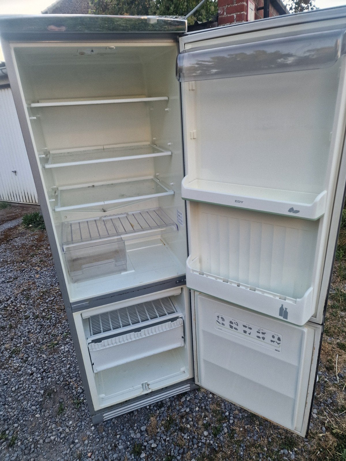 frigo congélateur marque Edy  A+ fonctionne bien, Electroménager, Congélateurs, Classe énergétique A ou plus économe, 160 cm ou plus