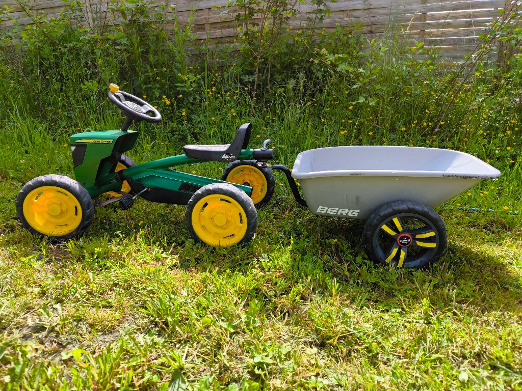 Kart John Deere Et sa remorque marque Berg, Enlèvement, Utilisé, Véhicule à pédales