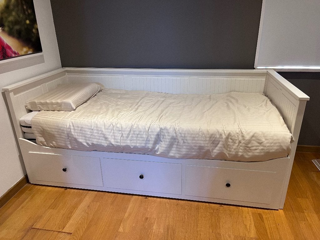 Uitschuifbare bedbak met 3 lades (incl 2 matrassen), Ophalen