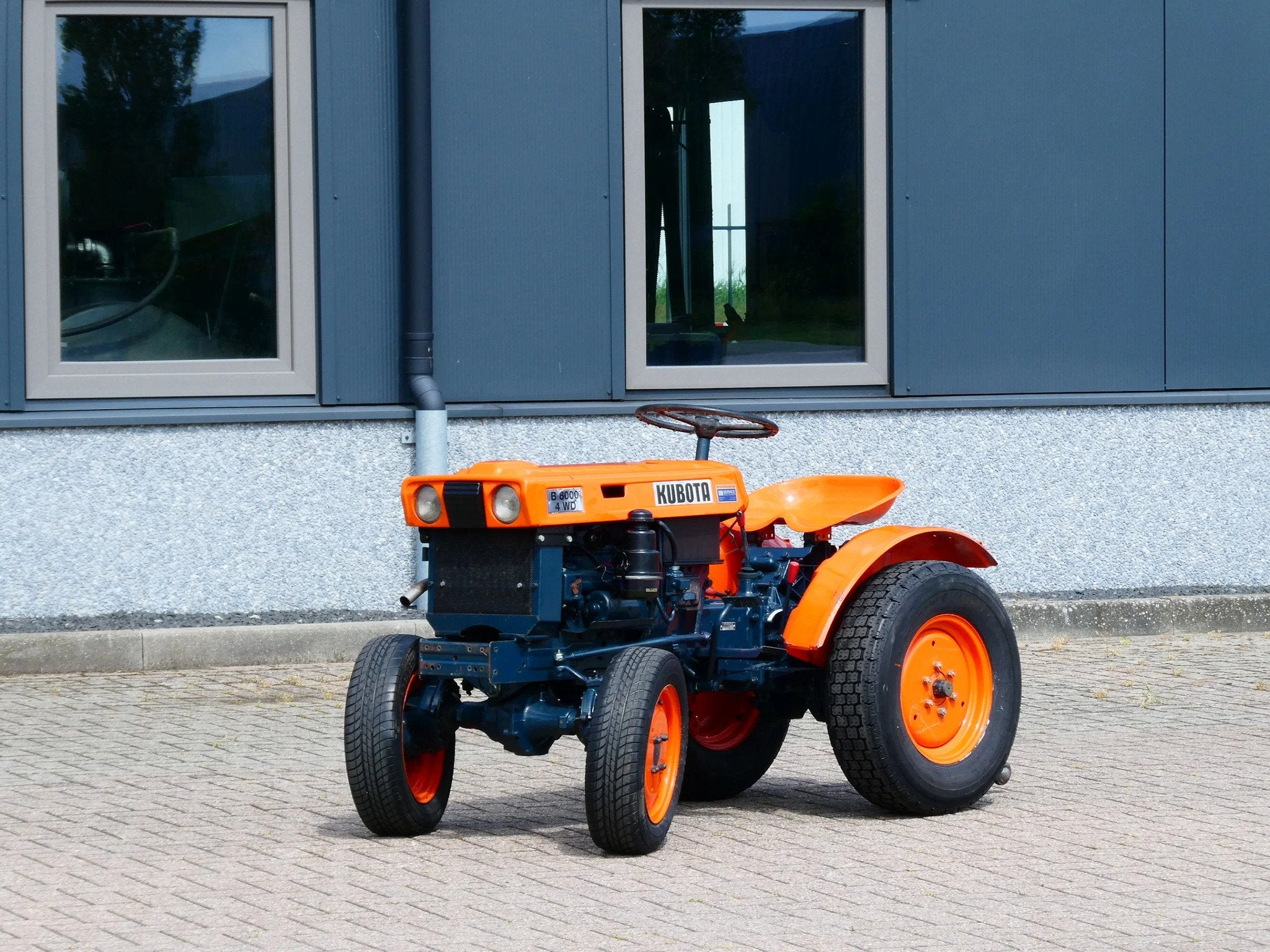 Kubota B6000 4wd / Gazonbanden, Autres marques, De Maalstroom 3
8255 RN  Swifterbant, Utilisé, VM Service