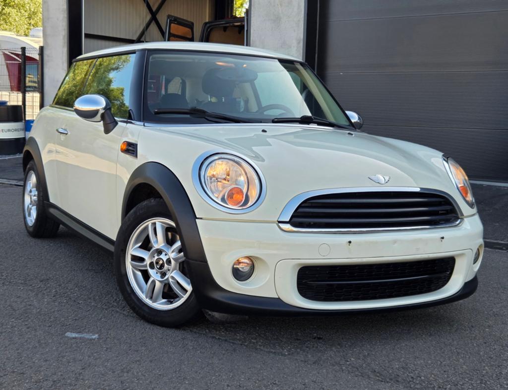 MINI COOPER ONE D 1.6d EURO 5 STAAT VAN DE SHOWROOM, Auto's, Mini, Stof, 4 cilinders, Wit, 99 g/km
