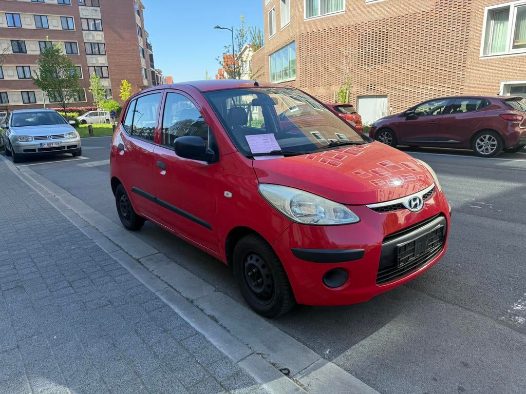 Hyundai i10, 1.1i Lounge BlueDrive prête à immatriculer, Autos, Rouge, Achat, 4 portes, Noir
