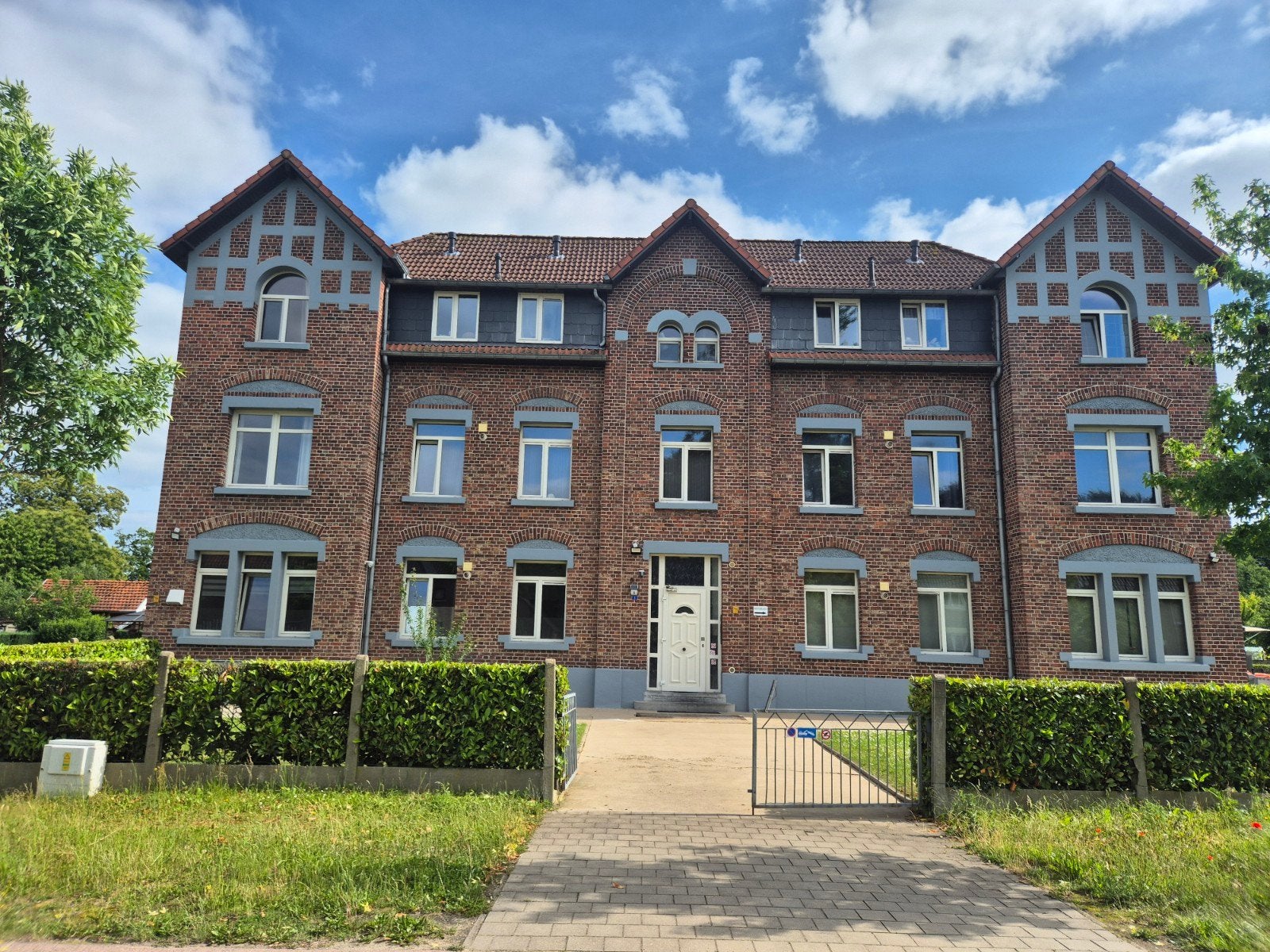 Appartement met 1 slaapkamer en autostaanplaats, Maasmechelen