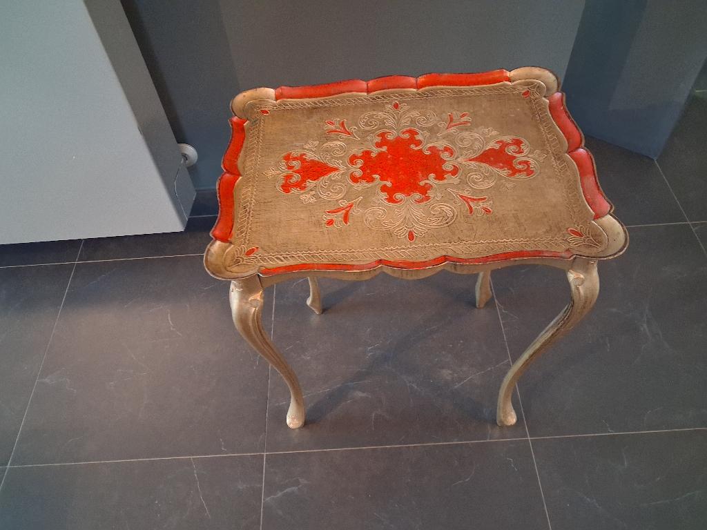 vintage , italiaans bijzettafel 30 euro, Antiek en Kunst, Ophalen