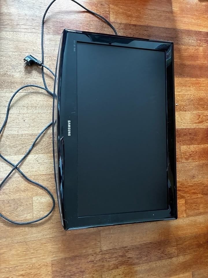 TV Samsung LE32R86BD 32 pouces avec support mural, LCD, 80 à 100 cm, Enlèvement, Utilisé
