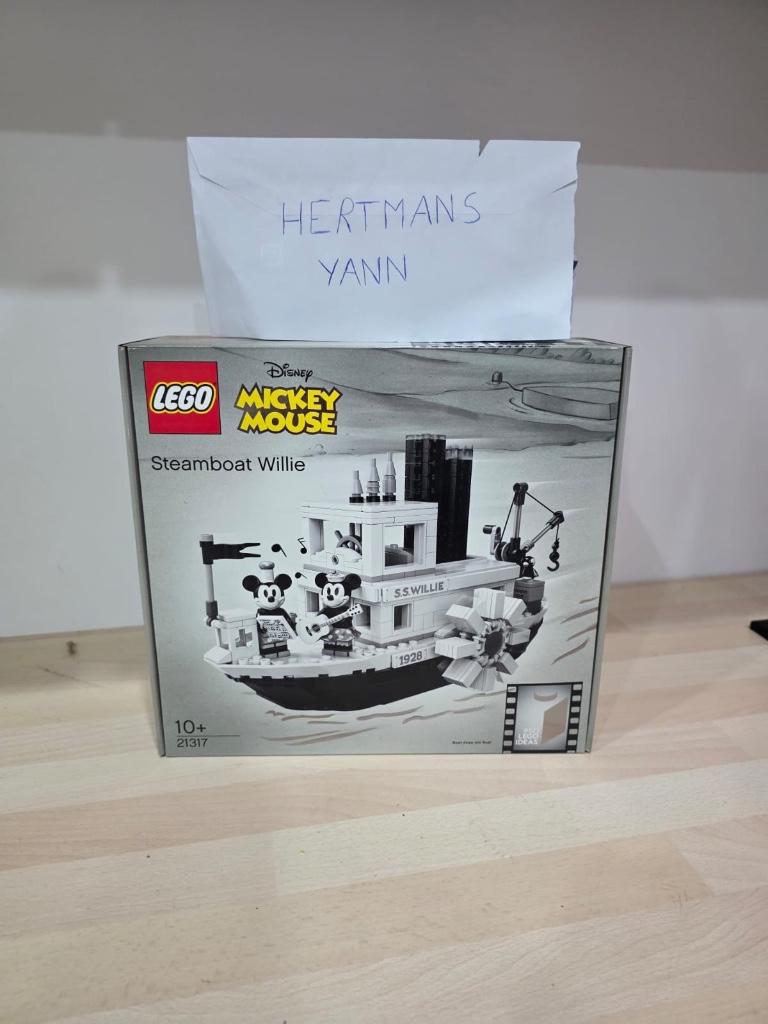 Lego Mickey Mouse Steamboat Willie (21317), Kinderen en Baby's, Speelgoed | Duplo en Lego, Ophalen of Verzenden, Nieuw, Complete set