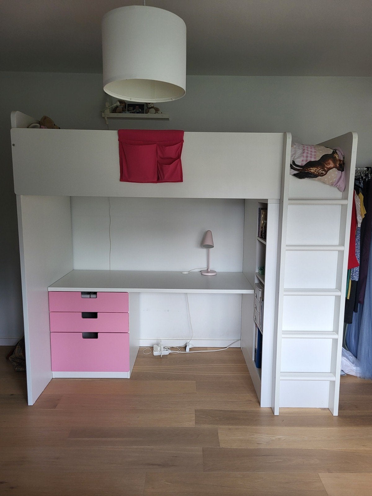 Hoogslaper zo goed als nieuw met bureau, kledingkast en bed, Ophalen, Zo goed als nieuw, Hoogslaper
