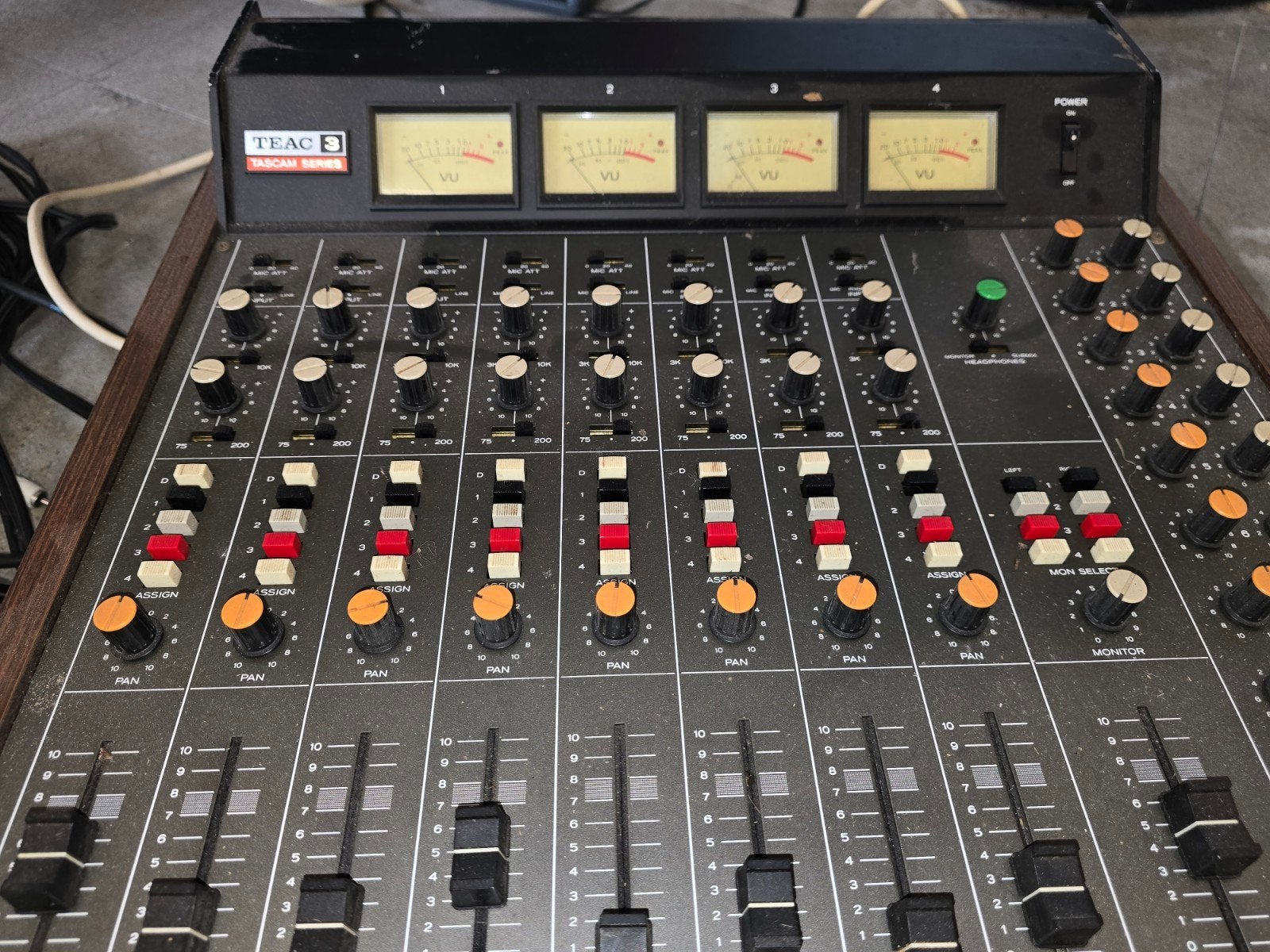 Teac 3 tascam series, Enlèvement