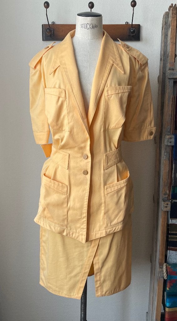 Blazer met rok thierry mugler, Ophalen, Overige typen, Maat 42/44 (L), Zo goed als nieuw