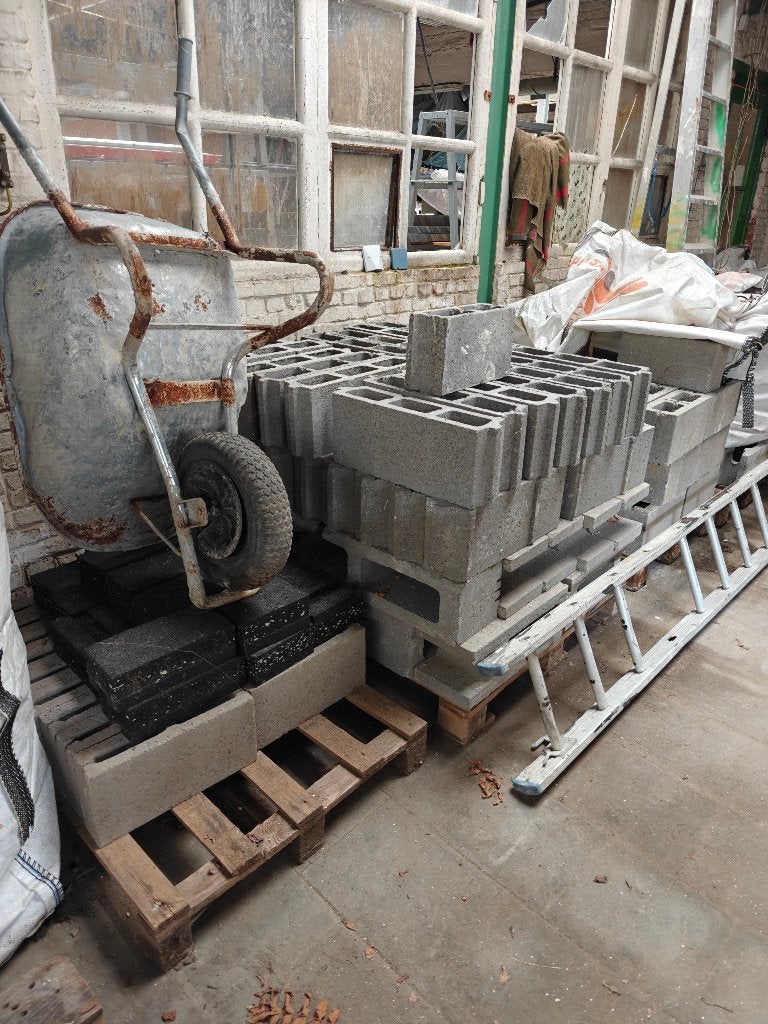 Blocs béton (parpaings) + dalles/pavés béton, Ophalen, Gebruikt, Beton