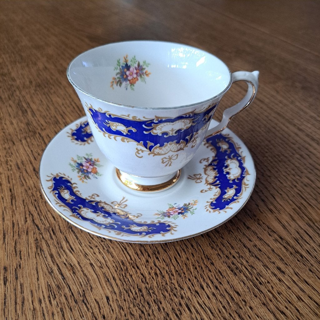 Queen Anne theekopje met schotel, Antiek en Kunst, Ophalen of Verzenden