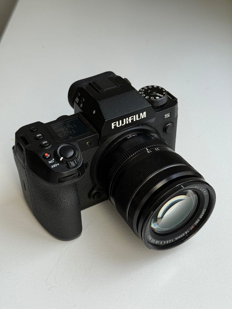 Fujifilm X-H2S + XF 18-55mm kit + accessories, Ophalen of Verzenden, Zo goed als nieuw, Compact, Fuji