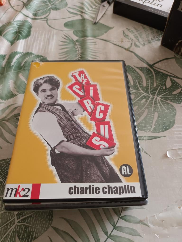Charlie chaplin, Ophalen
