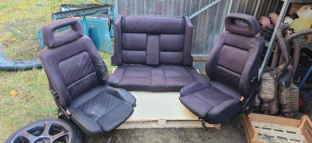 OM TE DONEREN Audi 80 cabriolet interieur achterbank, Auto-onderdelen, Ophalen, Audi