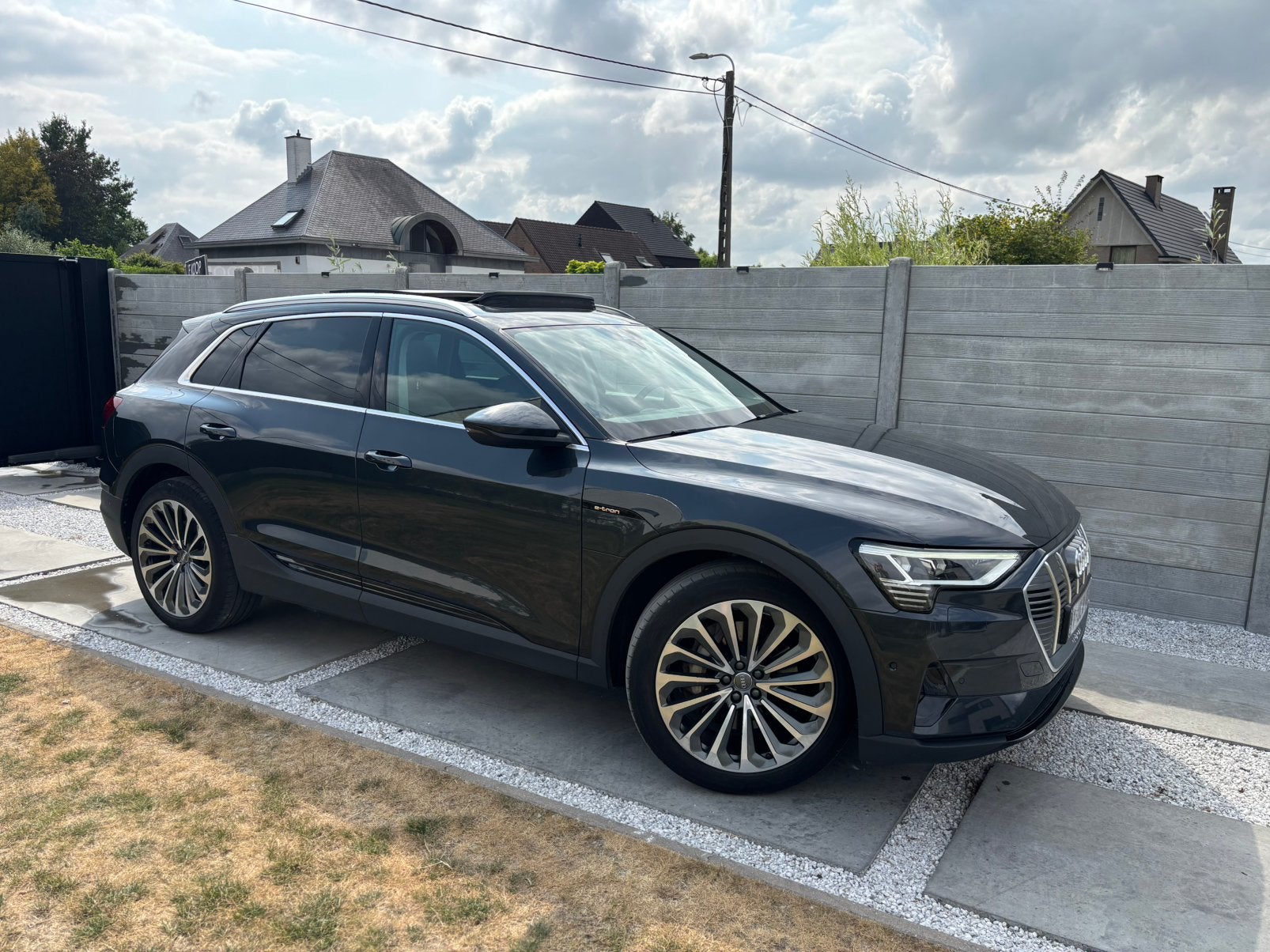 Audi Etron 55 Quattro te koop, Autos, Audi, Particulier, Quattro, 4x4, ABS, Caméra de recul, Airbags, Air conditionné, Alarme