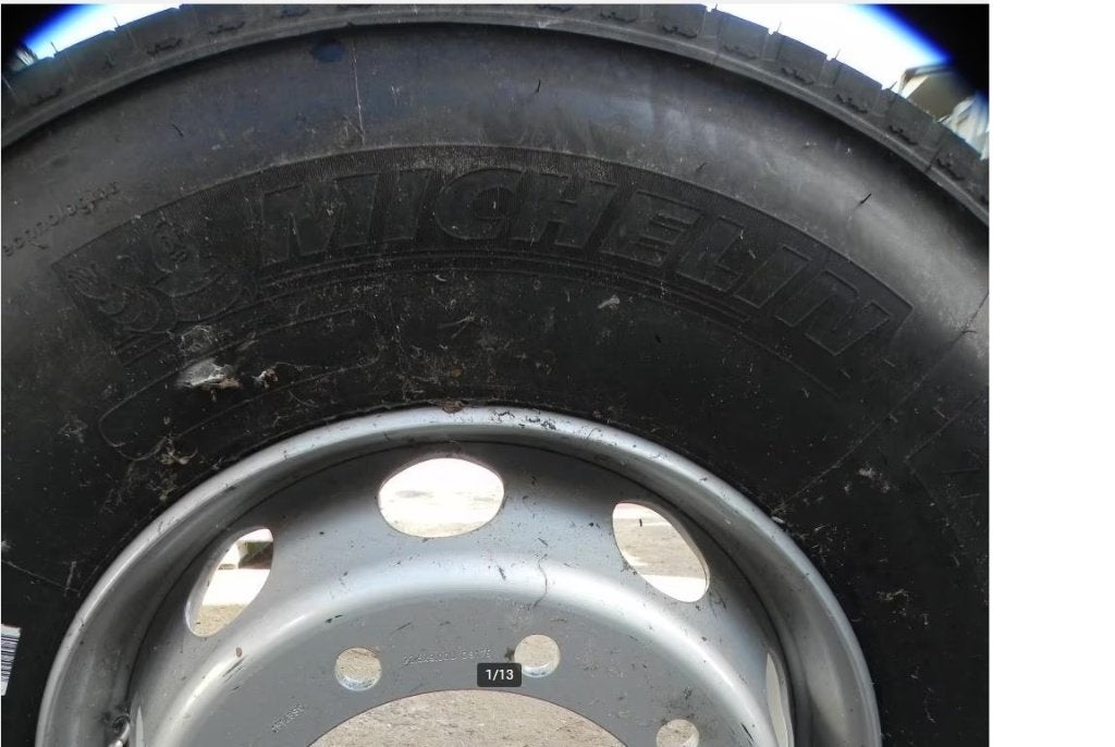 Pneu de camion Michelin 295/80/R22.5 + jante neuf, Neuf, Pneus et Jantes, 295 mm, Pneus été