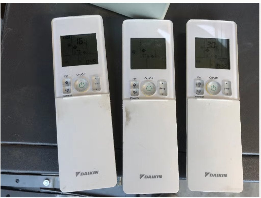 3 x daikin airco afstandsbediening, Electroménager, Climatiseurs, Enlèvement, Télécommande