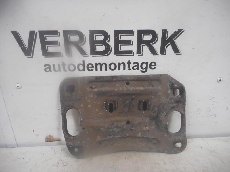 AANDRIJFAS STEUN Volvo 740 Estate (01-1985/12-1992), Auto-onderdelen, Gebruikt, Volvo