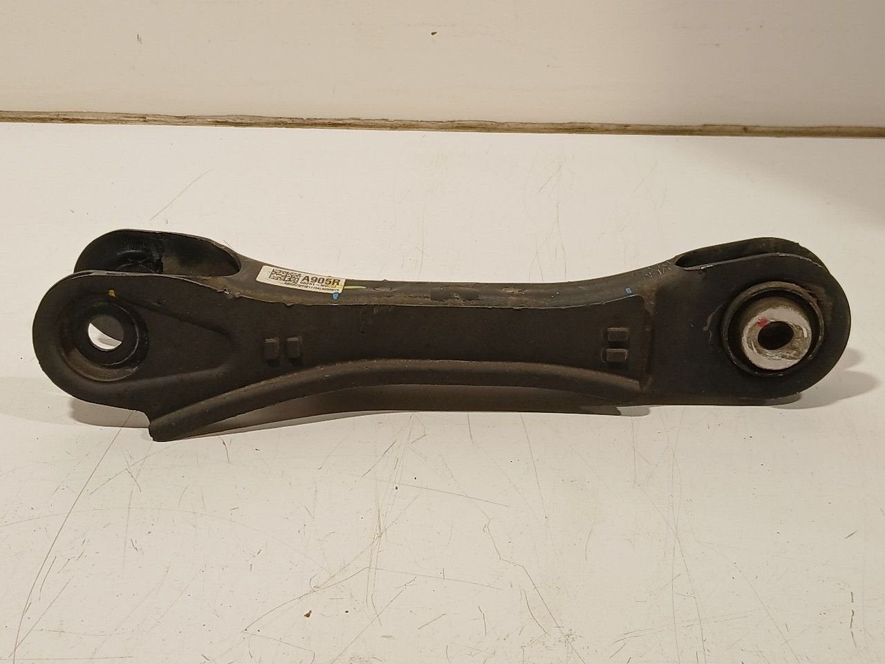 Draagarm rechts achter Hyundai Tucson, Onderdelen@venauto.nl, Van der Ven Autorecycling B.V., Ettenseweg 76, 4706 PB Roosendaal, The Netherlands