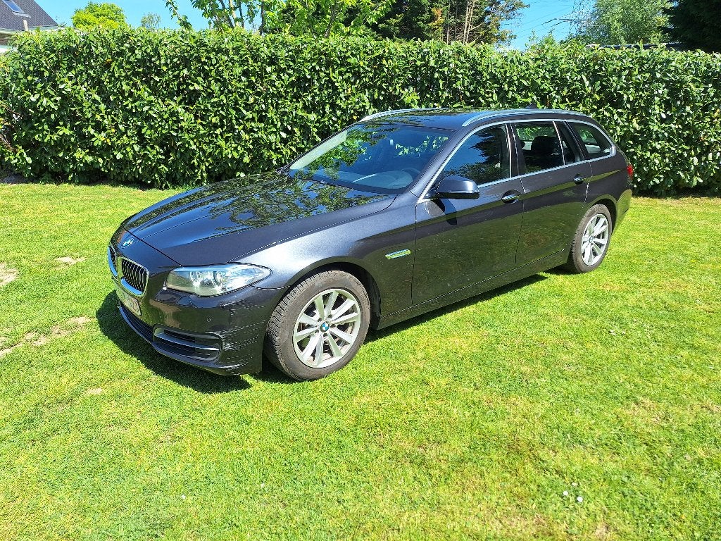 bmw 518D F11 euro6, Auto's, Achterwielaandrijving, 4 cilinders, Zwart, Leder