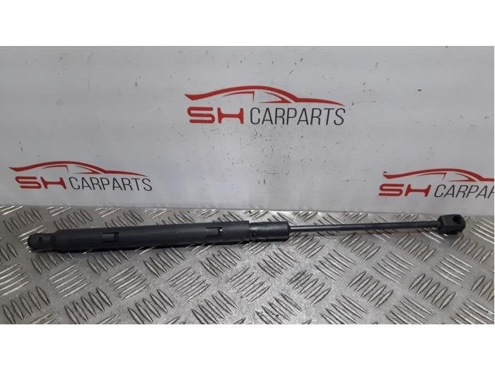 Amortisseur capot moteur droit d'un Mercedes C-Klasse, 3 mois de garantie, Utilisé, -, -