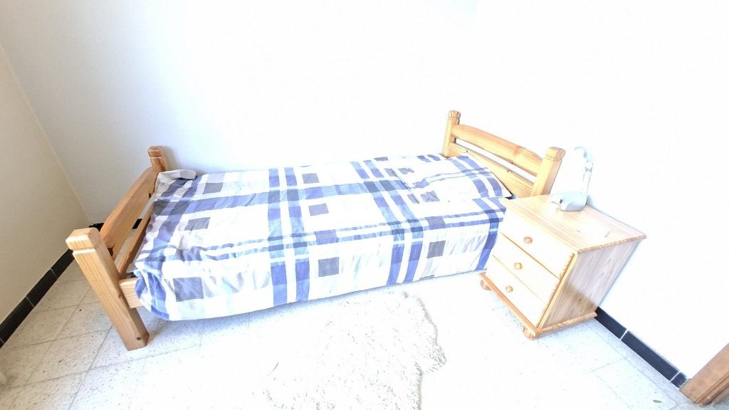 Kinderbed met nachtkastje, zonder lattenbodem, Ophalen, Gebruikt, Eenpersoons