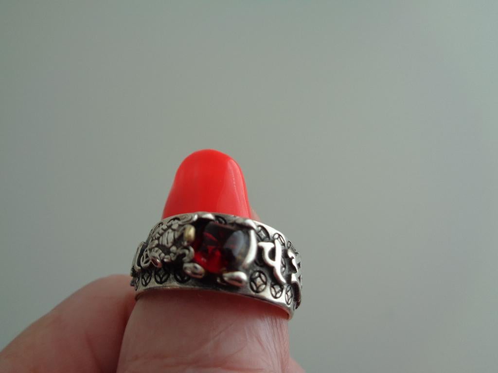 Bague argent Tibétaine avec pierre rouge, Handtassen en Accessoires, Ringen, Overige kleuren, Verzenden, Zo goed als nieuw, Dame of Heer