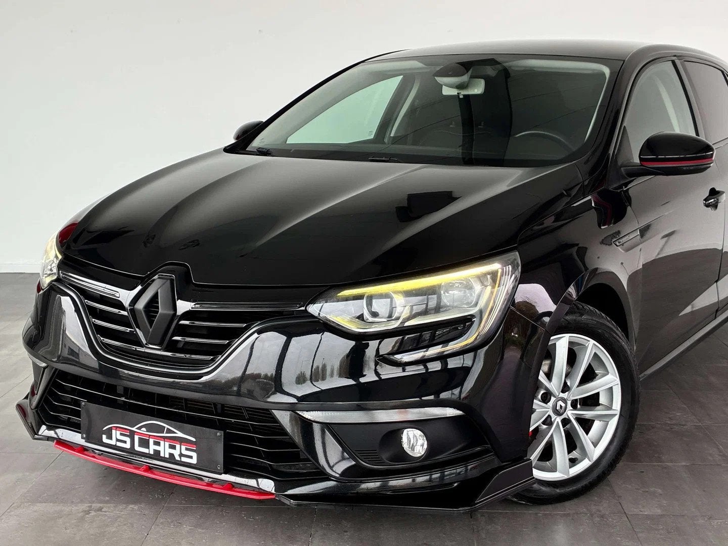 Renault Mégane 1.2 TCe Energy Intens - VENTE MARCHAND/EXPOR, 1197 cm³, Achat, Entreprise, Boîte manuelle