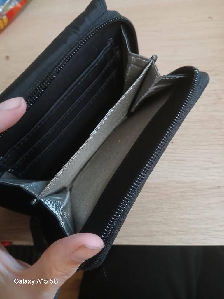 Portemone, Handtassen en Accessoires, Portemonnees, Ophalen, Nieuw, Met knipsluiting, Guess