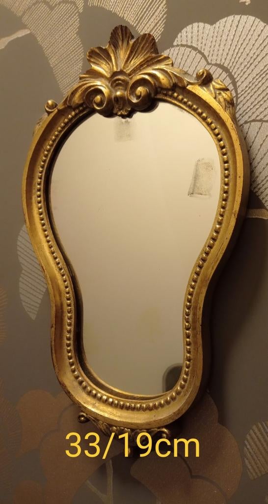 Miroir ancien, Enlèvement