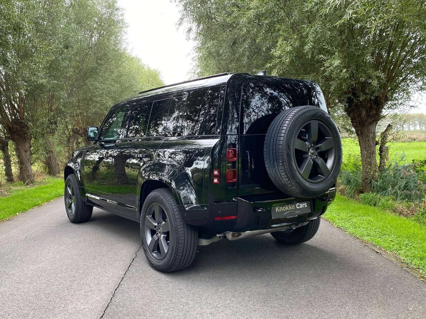 Land Rover Defender Plug in Hybrid P400e,X-Dynamic HSE,Open, Autos, Achat, Euro 6, Entreprise, https://public.car-pass.be/vhr/1b071aec-f476-4c7b-9270-4a865aa0dd41