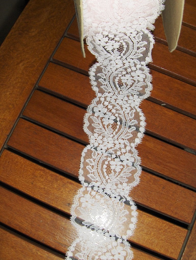 63 m x 6 cm de dentelle rose pour 10€, Hobby & Loisirs créatifs, Couture & Fournitures, Enlèvement ou Envoi, Neuf, Dentelle