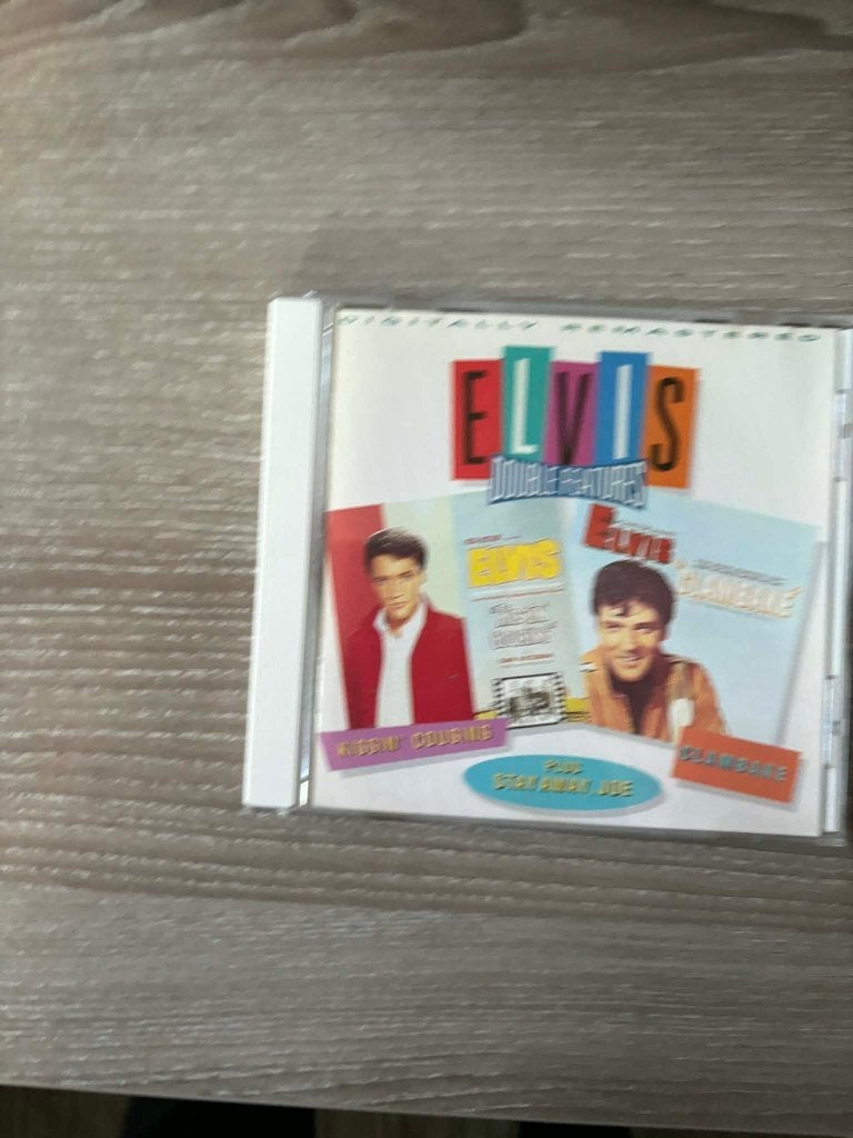 Elvis cd, double features Kissin' cousins, clambake, 5 euro., Cd's en Dvd's, Cd's | Rock, Ophalen of Verzenden, Zo goed als nieuw