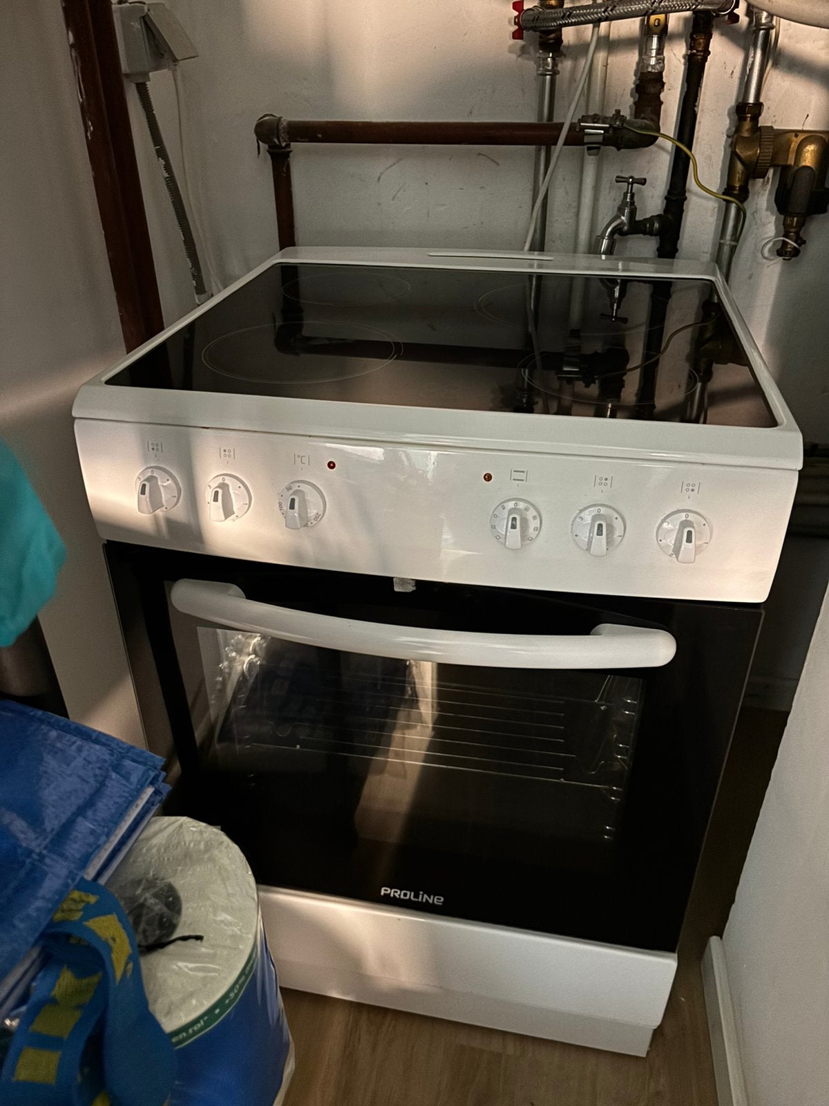 Proline Elektrisch fornuis Keramisch kookplaat 60 cm breed, Elektronische apparatuur, Fornuizen, Ophalen, Zo goed als nieuw, Elektrisch