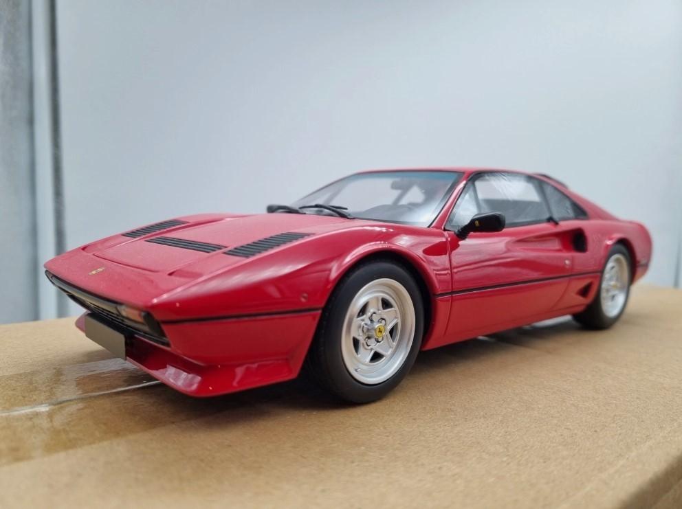 Ferrari 208 GTB Turbo rood Gt Spirit GT347 1/18 NIEUW, Hobby en Vrije tijd, Modelauto's | 1:18, Ophalen of Verzenden, Nieuw, Auto