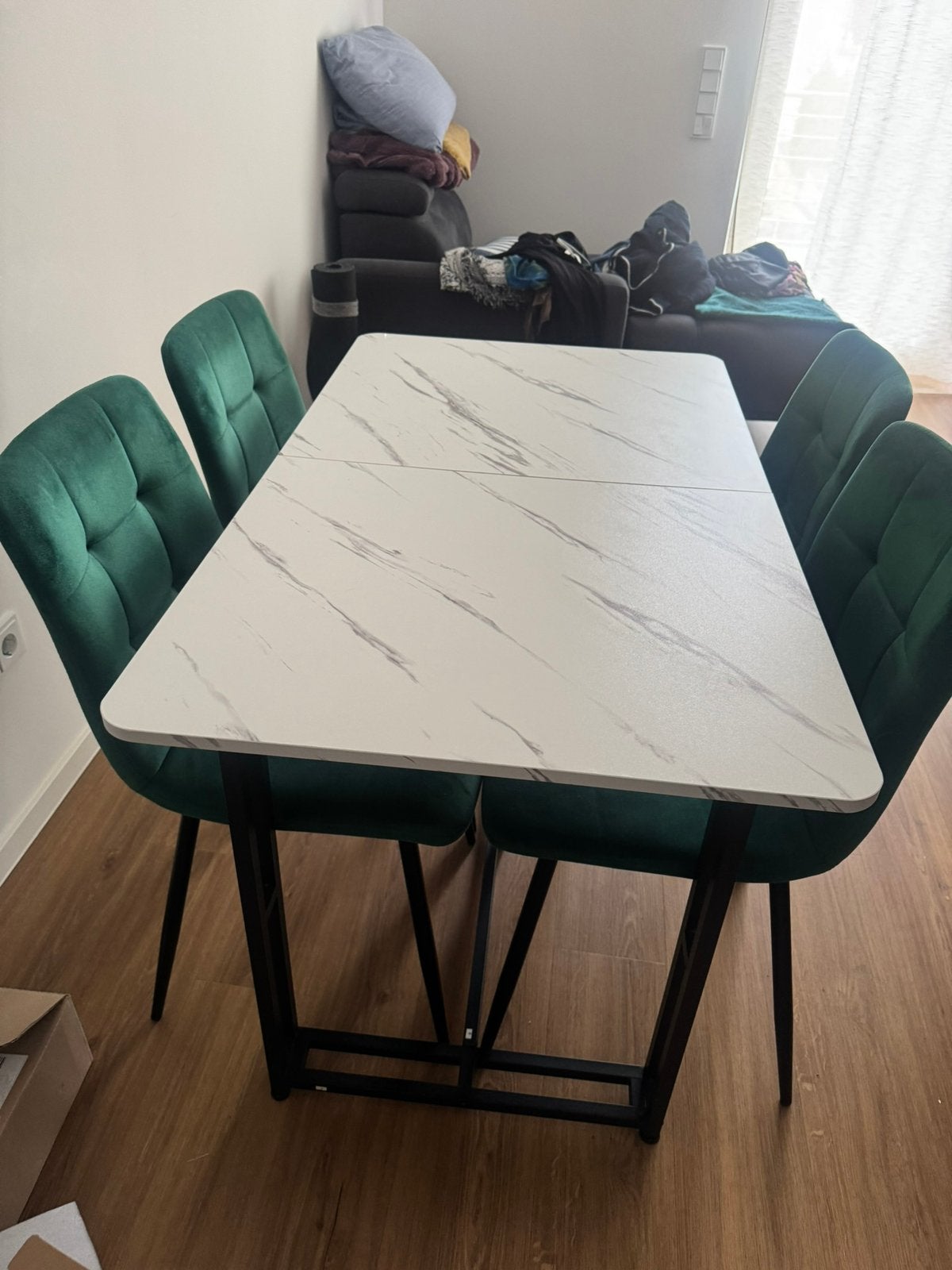 Moderne eettafel in marmerlook (120x70) met 4 stoelen, Ophalen, Zo goed als nieuw